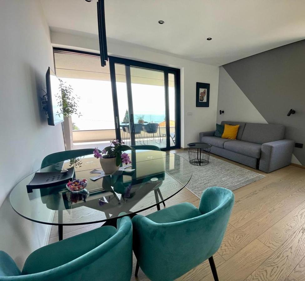 Aparthotel Villa V With Heated Pool Rijeka Eksteriør bilde