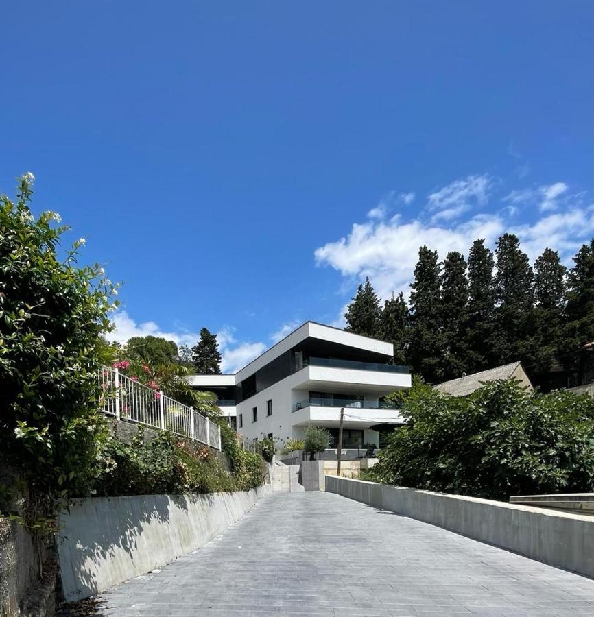 Aparthotel Villa V With Heated Pool Rijeka Eksteriør bilde